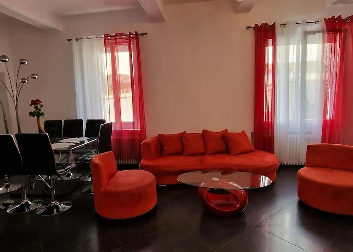 L'oiseau Du Paradis Proche Des Grands Buffets Apartman